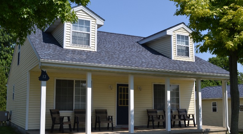 Cape Cod style vacation home on Lake Erie with private dock